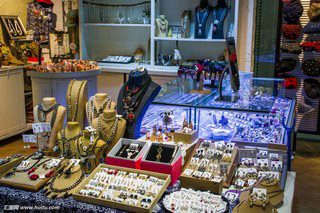 64條璀璨靈感 珠寶首飾零售店短信宣傳廣告語精選集